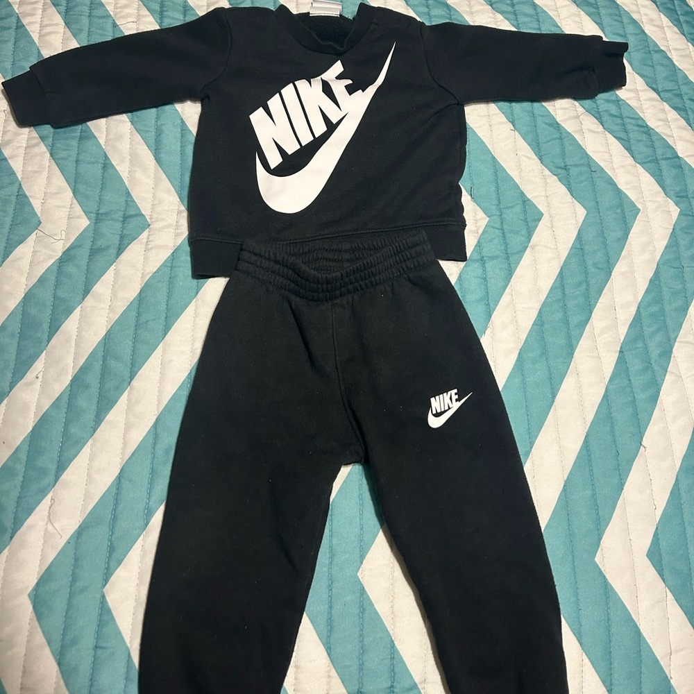 Boy’s Nike Sweat set